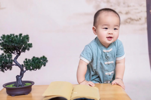钟祥宝宝抓耳朵是什么原因